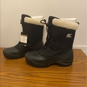 New Sorel Cumberland Boots size 9